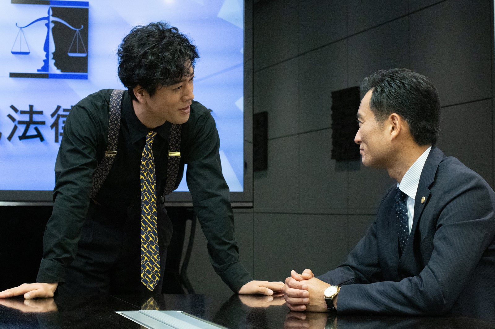 桐谷健太、西村元貴「ケイジとケンジ、時々ハンジ。」第8話より（C）テレビ朝日