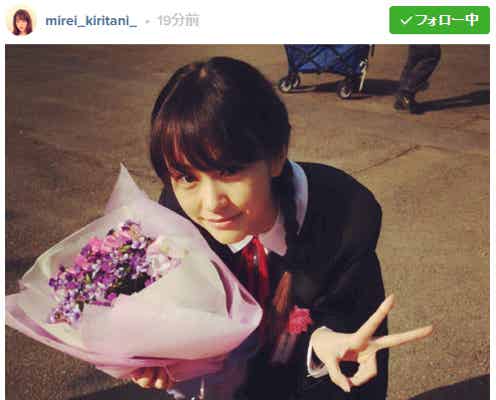 桐谷美玲、三つ編み&制服姿が可愛すぎ「JKにしか見えない」の声も