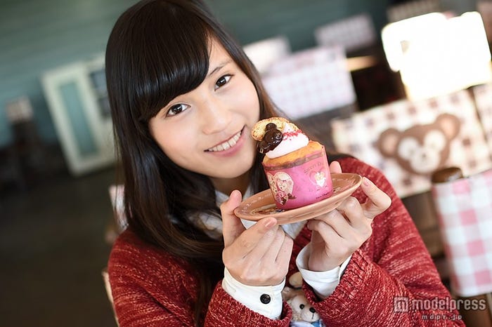 オレンジマフィン、スーベニアプレート付き¥820/モデル:矢内美麻理