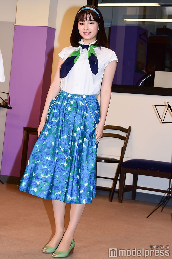 レトロな役衣装が可愛い広瀬すず (C)モデルプレス