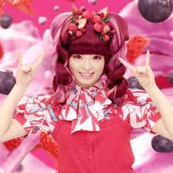 きゃりーぱみゅぱみゅ/「Krrusherrs(クラッシャーズ)おねだりキャンペーン」新CM「きゃりー、妄想中」篇より