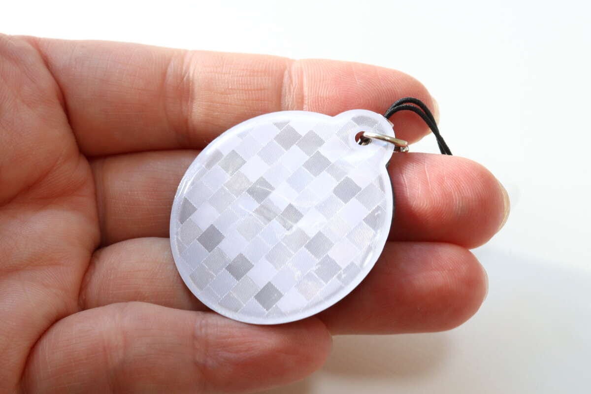 ダイソーのかさ固定用マグネット