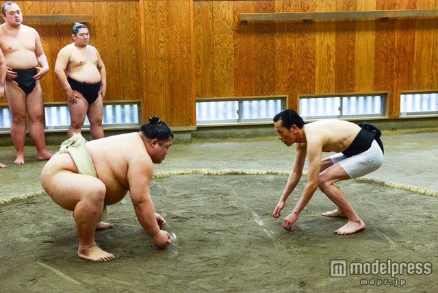 富士東関、遠藤憲一（C）テレビ朝日