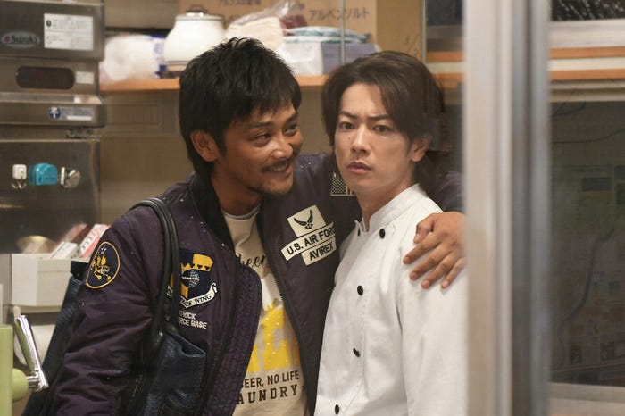 川村陽介、佐藤健/「義母と娘のブルース」第9話より(C)TBS