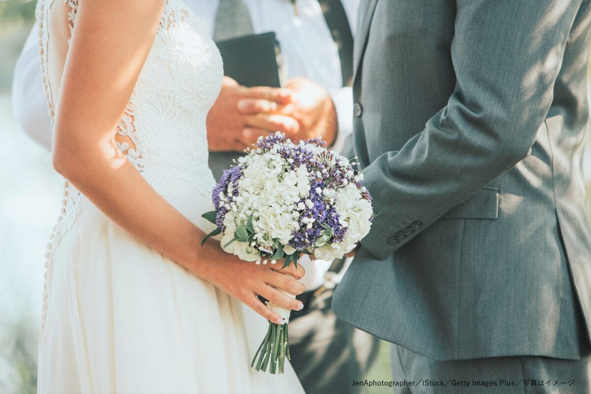 結婚式・新郎新婦・花嫁・花婿・夫婦・カップル・ウエディングドレス・タキシード・ブーケ