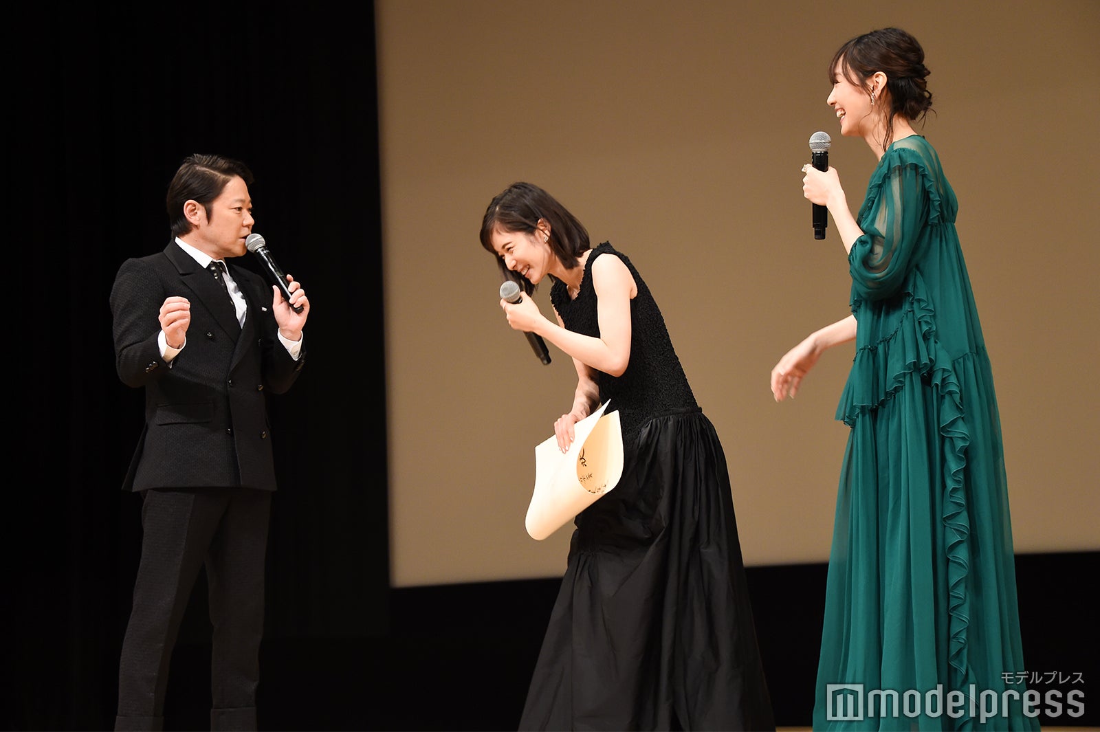 阿部サダヲ、松岡茉優、新垣結衣 （C）モデルプレス
