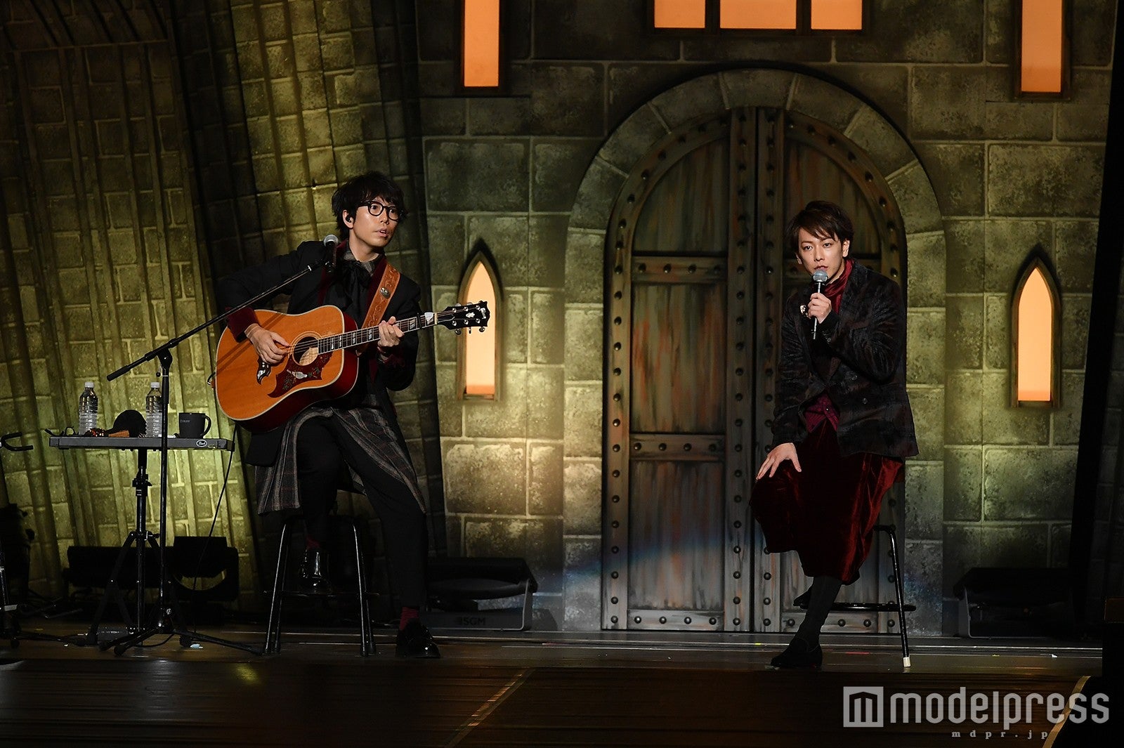 高橋優、佐藤健 （C）モデルプレス