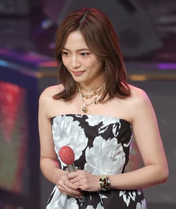 えぐっ！川口春奈 パジャマでスッピン顔が尊すぎて レコ大司会後？の洗面台姿を公開 虎柄ヘアバンドに「うっとり」「かわいすぎ」