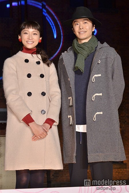 （左から）杏、長谷川博己