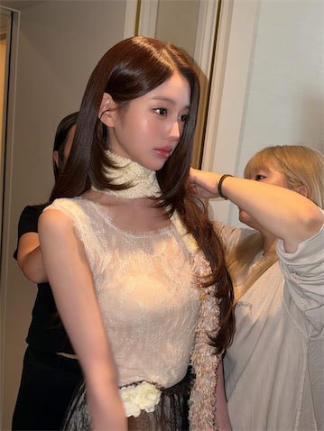 まるで女神…IVE ウォニョン、サラつやロングヘアに見惚れる最新ショットに「プリンセス！」
