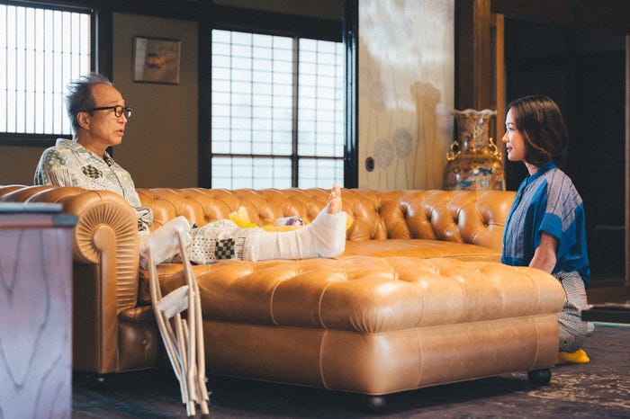 小日向文世、黒木華「下剋上球児」第5話より(C)TBSスパークル/TBS 撮影:ENO