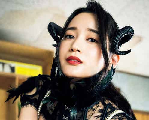 出口亜梨沙、初コスプレで“サキュバス”に 隠しきれない美バストに釘付け