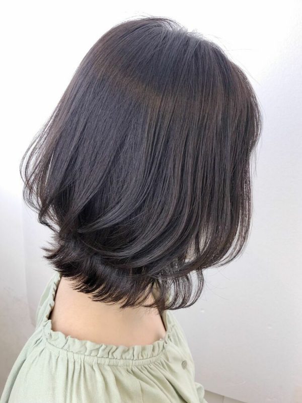 ひし形ミディアムで美シルエットが叶う 大人女性の小顔見えスタイルをご紹介 モデルプレス ひし形ミディアムで美シルエットが叶う 大人女性の小顔見えスタイルをご紹介 モデルプレス