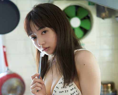 小宮有紗、美バスト解放 水着姿で“おうちすっぴん撮”<ありさのままで>