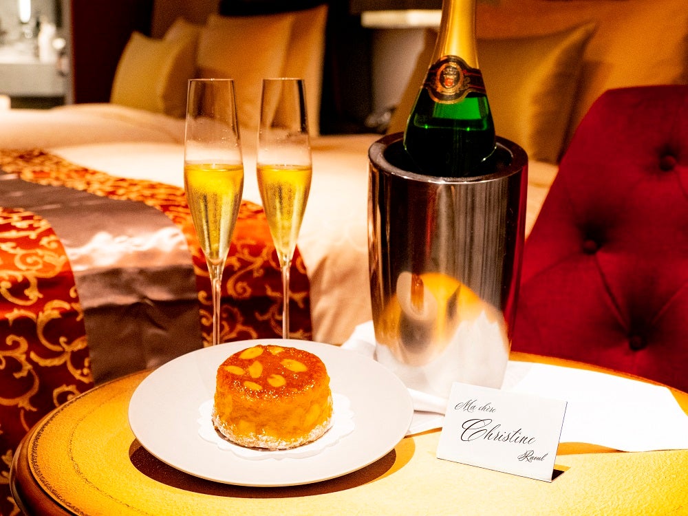 ウェルカムスイーツ＆スパークリングワイン／画像提供：JR東日本ホテルズ