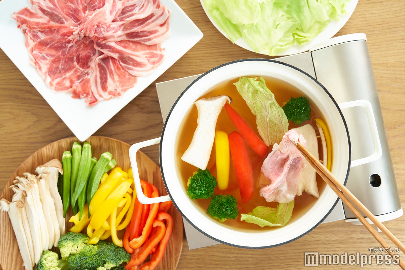 「彩り夏野菜のしゃぶしゃぶ」（C）モデルプレス