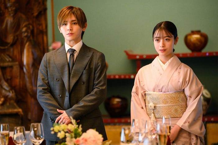 山田涼介、橋本環奈/「王様に捧ぐ薬指」第2話より(C)TBS