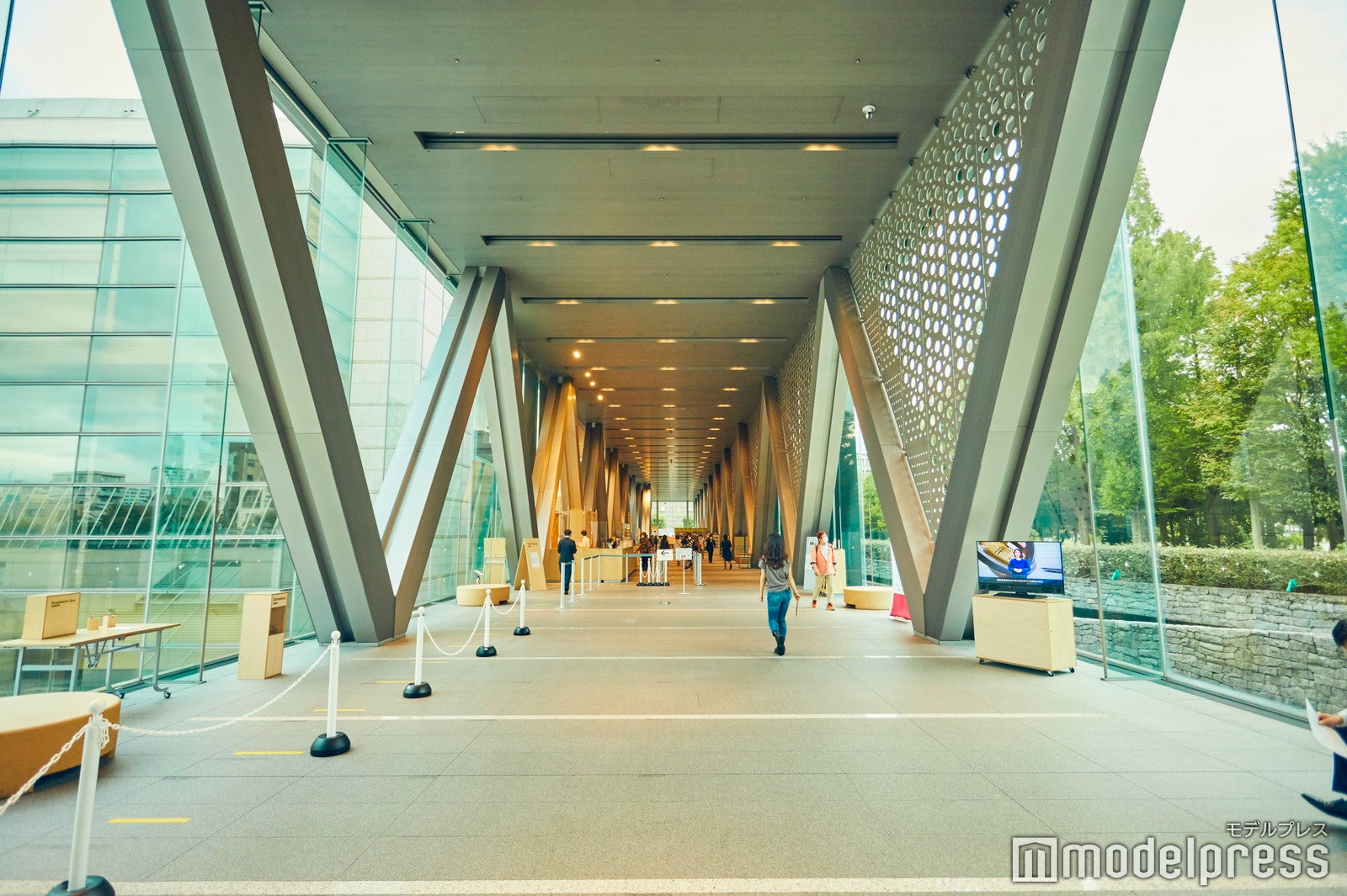 開放的なエントランス（C）モデルプレス