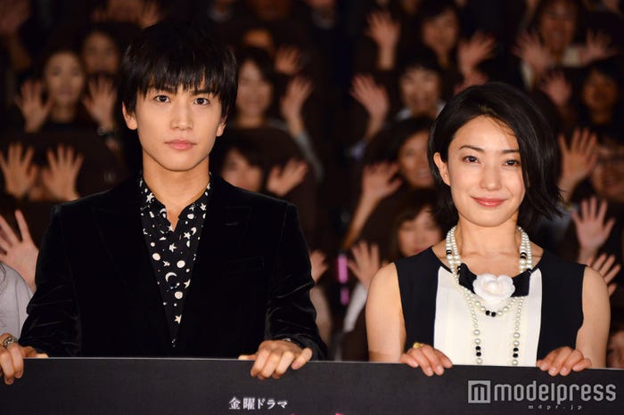 岩田剛典、菅野美穂(C)モデルプレス