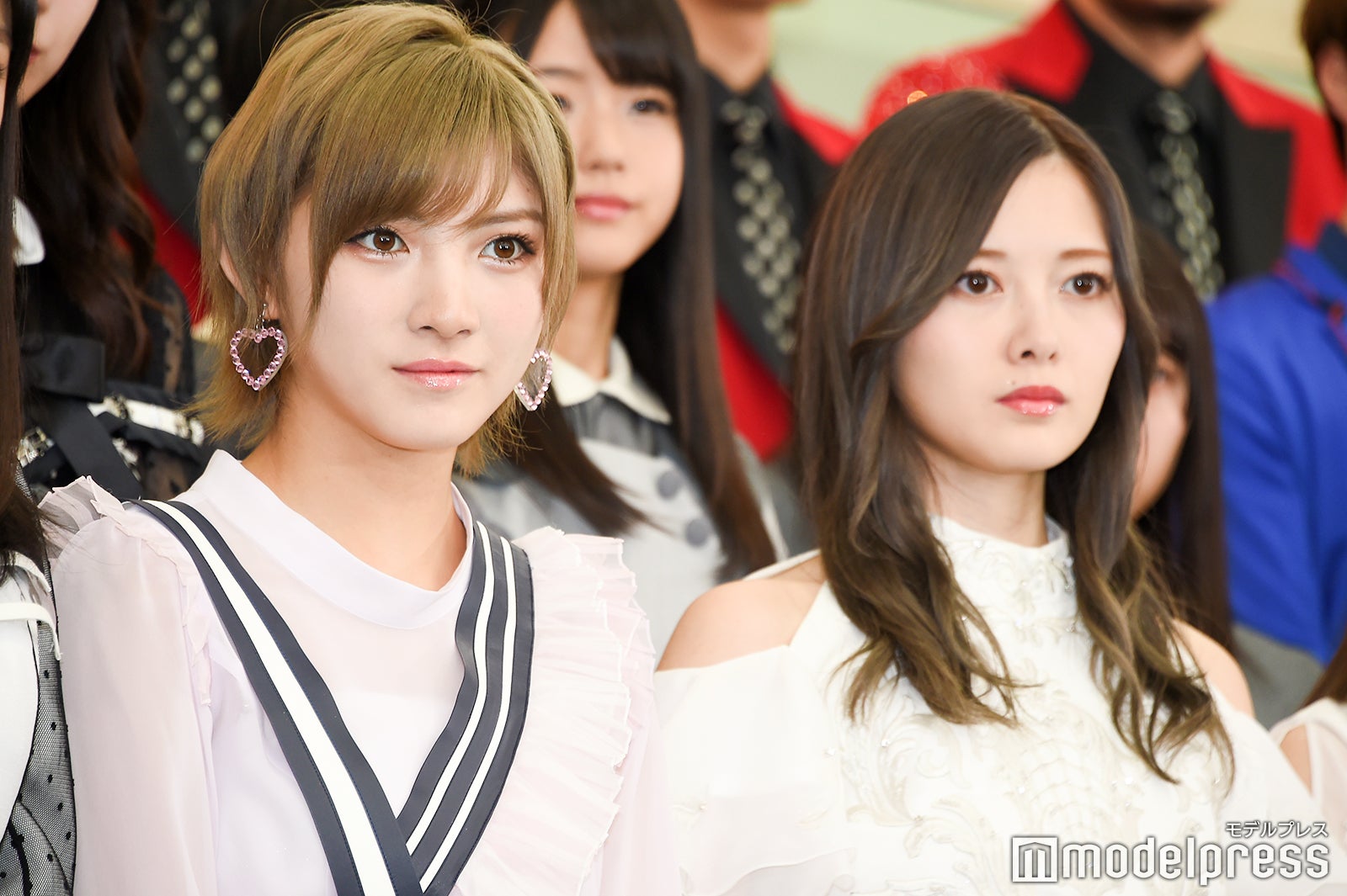 岡田奈々、白石麻衣 （C）モデルプレス