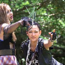 土屋アンナ、冨永愛(C)テレビ朝日