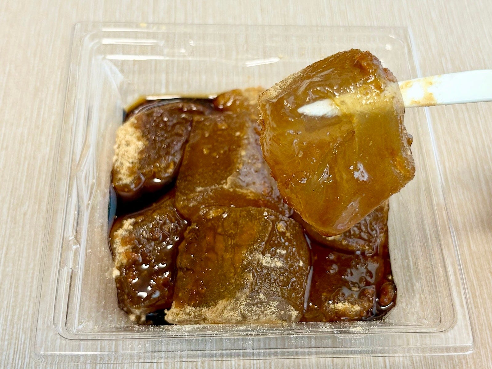 とろっともちもち！黒蜜×きな粉の王道のおいしさを楽しめます