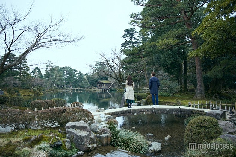 （左より）森カンナ、坂口健太郎