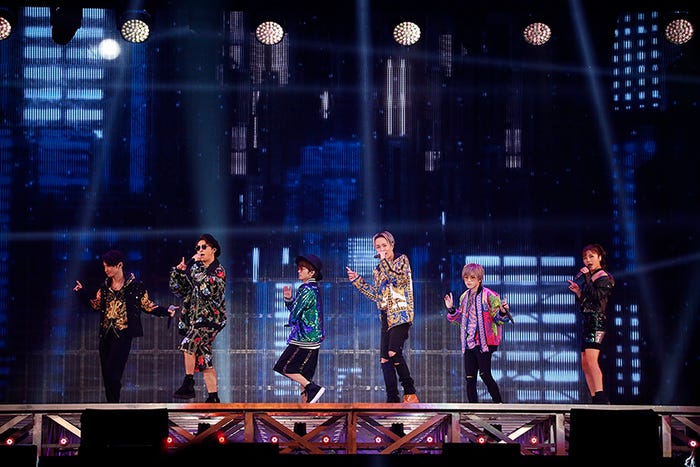 AAA「AAA DOME TOUR 2018 COLOR A LIFE」大阪公演(C)川田洋司 (mosa inc.), 小境勝己, 佐藤薫