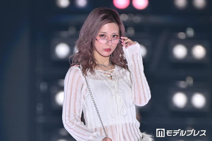 しなこ(C)モデルプレス