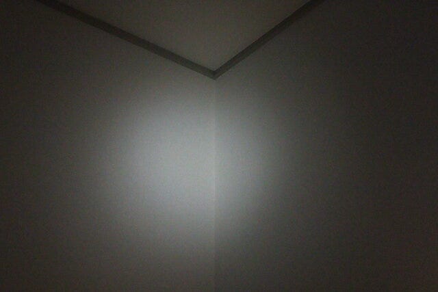 モーションセンサー付ヘッドライト　暗所で点灯