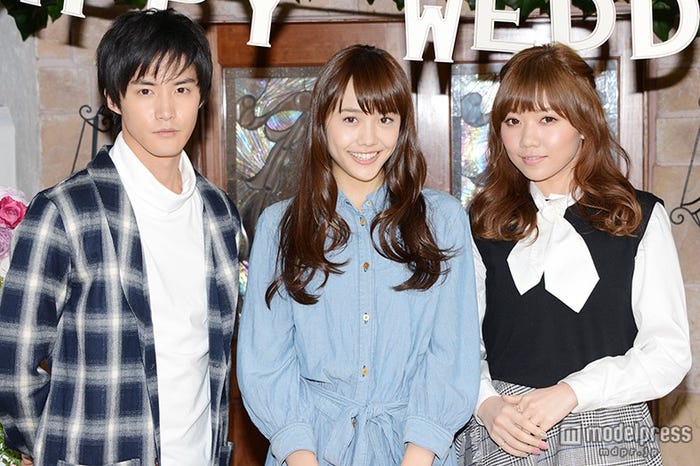 (左から)白石隼也、松井愛莉、MACO