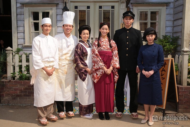 NHK朝ドラ次作ヒロイン・杏、「毎日お腹を抱えて笑う」　新キャストも発表