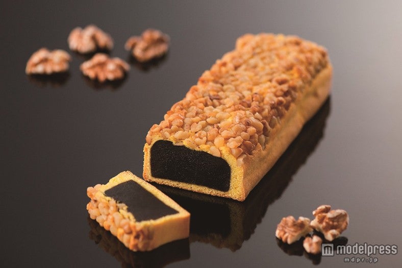 「重慶飯店」の人気中華菓子「番餅（バンピン）」918円（税込）／画像提供：重慶飯店