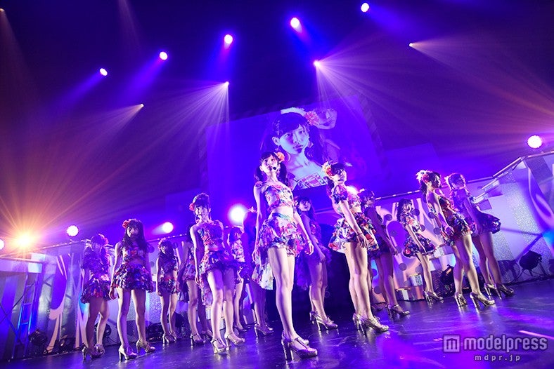 長崎県・長崎ブリックホールで公演を行ったAKB48ヤングメンバー（C)AKS