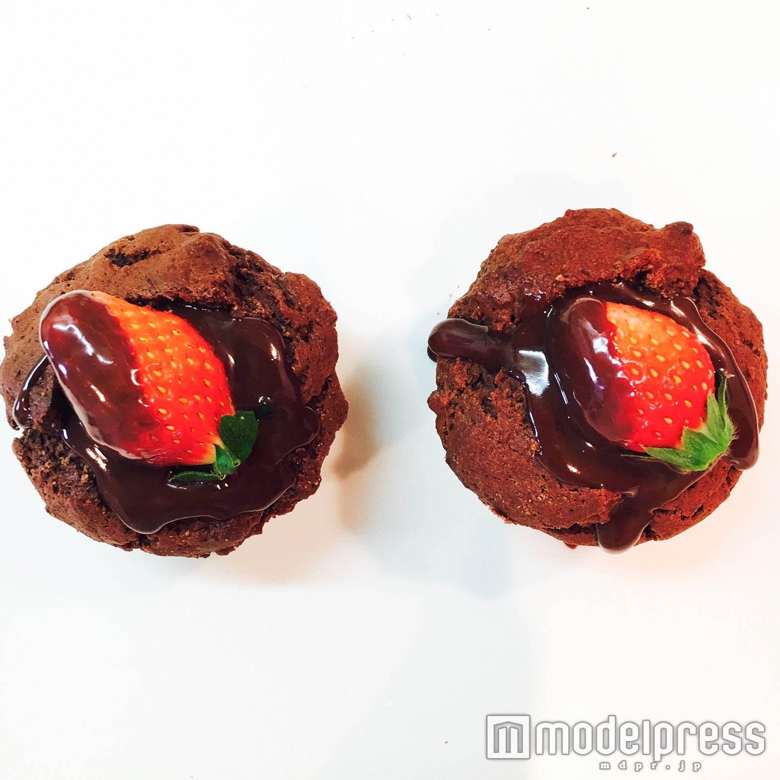 いちごを載せたら完成！／画像提供：柏原歩