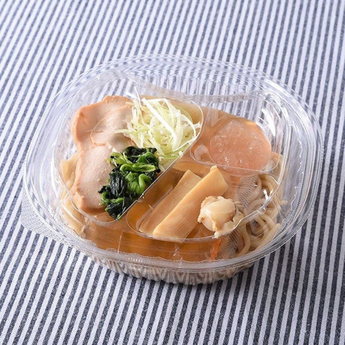 ほたて日和監修の冷製和え麺、透明容器入り
