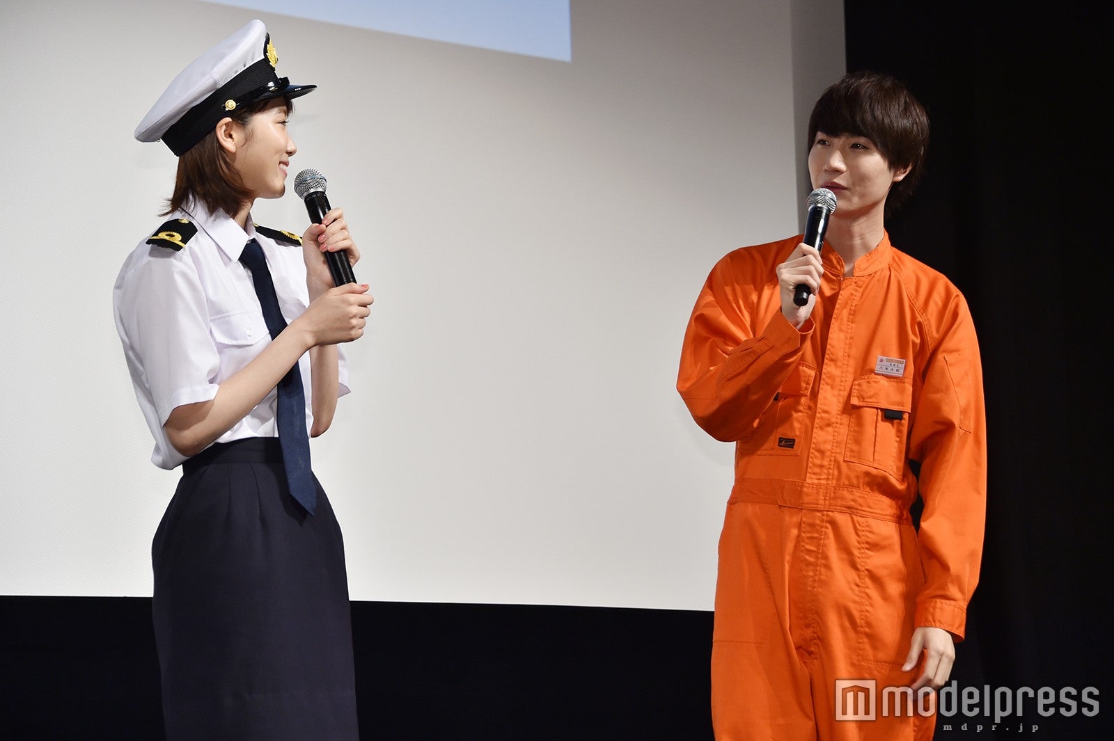 飯豊まりえ、桜田通 （C）モデルプレス