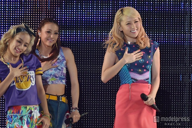 E-girls／左から：YURINO、Shizuka、Ami