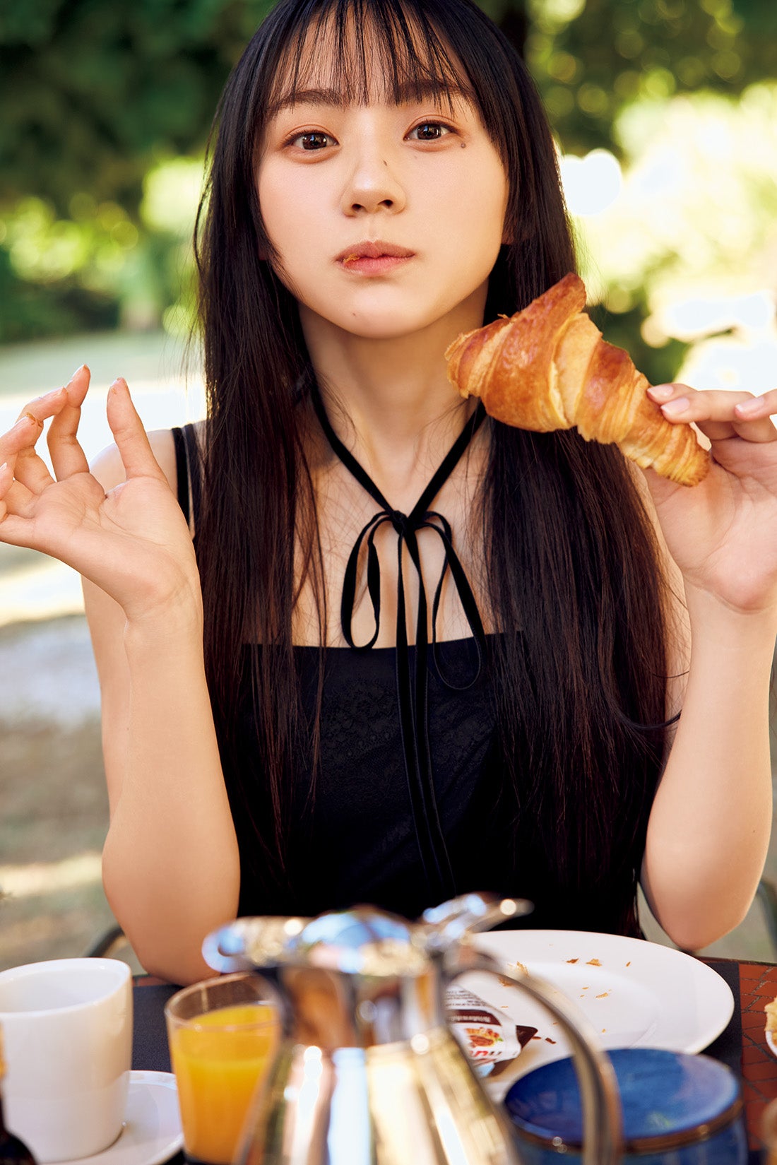 乃木坂46川崎桜、私服姿で朝食楽しむ 先行カット第18弾解禁【エチュード】