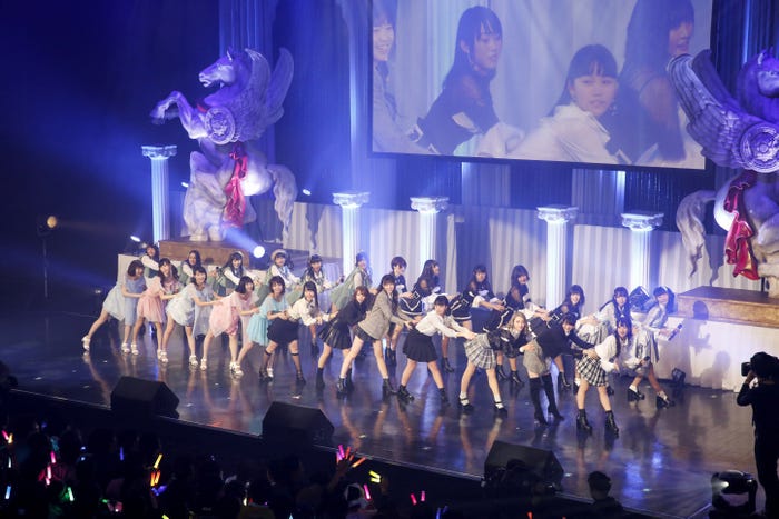 ラストアイドル、兼任ユニット含む総勢40名で初単独ライブ(写真提供:ユニバーサルミュージック合同会社)