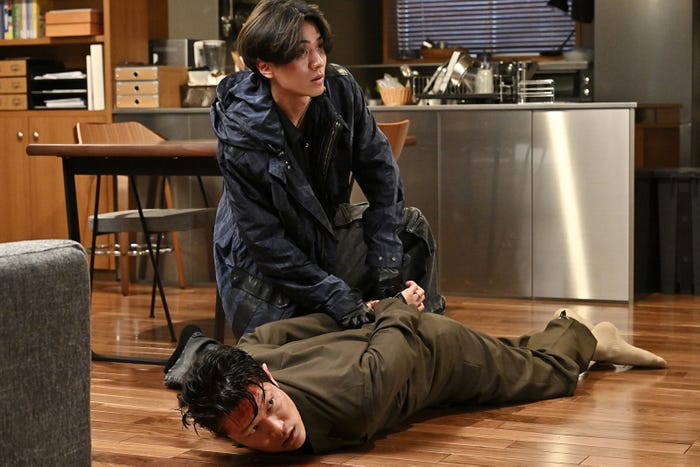永瀬廉、鈴木亮平「リブート」第9話(C)TBS