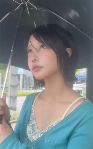 あの、"レンズバキバキ"のiPhone14で撮った無加工動画に反響「幻想的」「ドラマの回想シーンみたい」