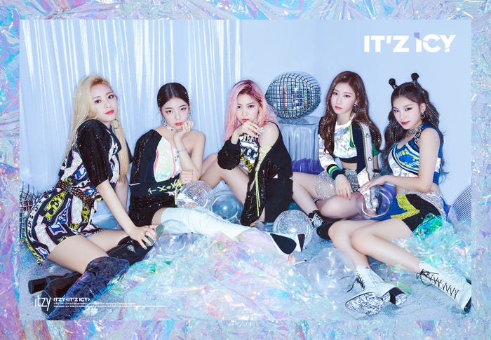 Twiceの妹分 と言われたitzyが 私は私 と歌い続ける力強さ 刺さる歌詞で振り返る歴代3曲 モデルプレス Twiceの妹分 と言われたitzyが 私は私 と歌い続ける力強さ 刺さる歌詞で振り返る歴代3曲 モデルプレス