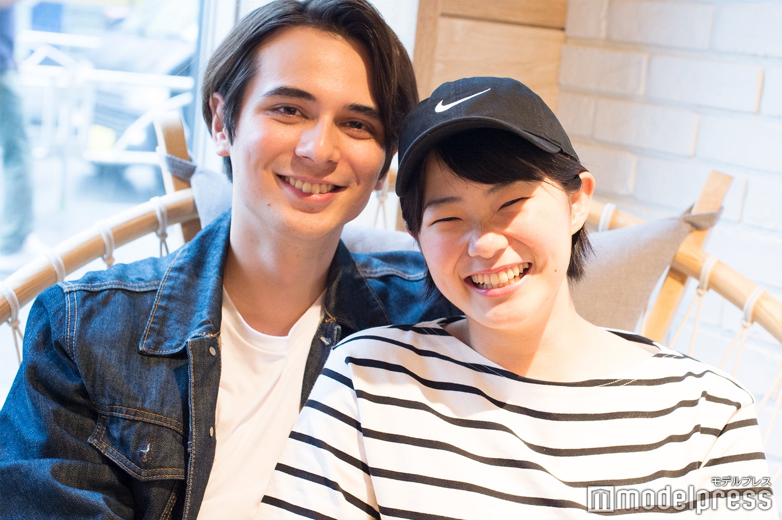 岡本至恩、佐藤つば冴（C）モデルプレス