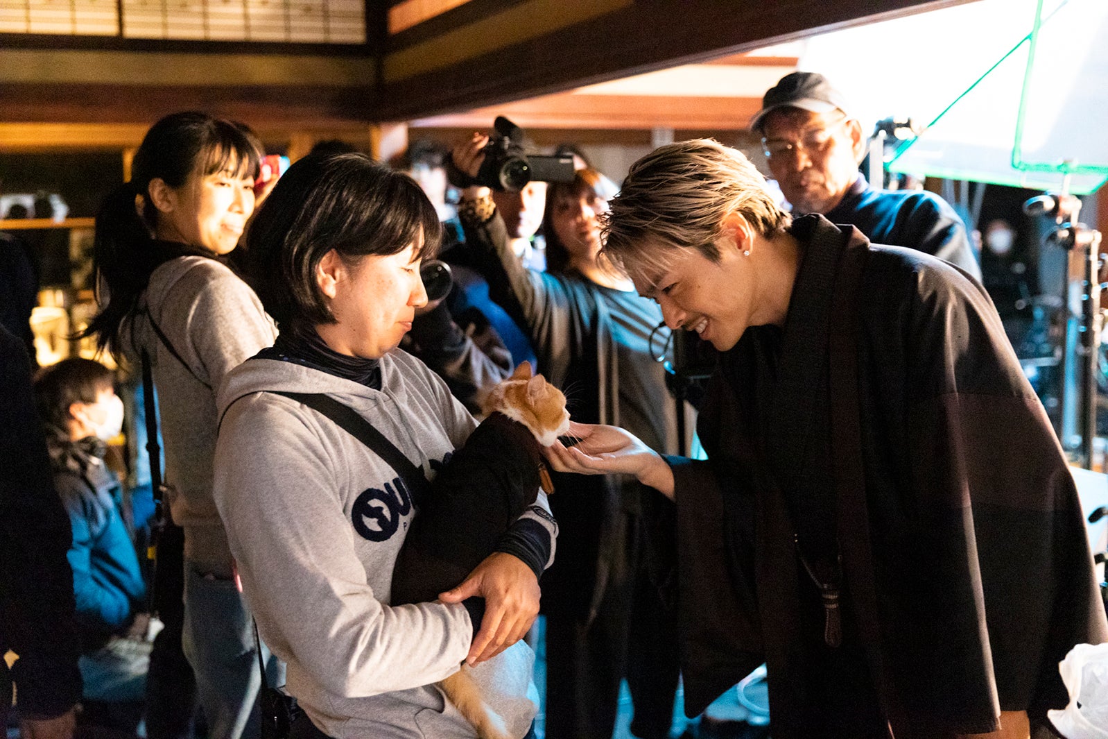 （右）今市隆二／メイキングカット（提供写真）