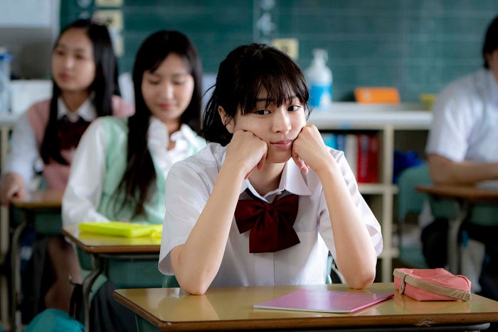 広瀬すず/「夕暮れに、手をつなぐ」第1話より(C)TBS