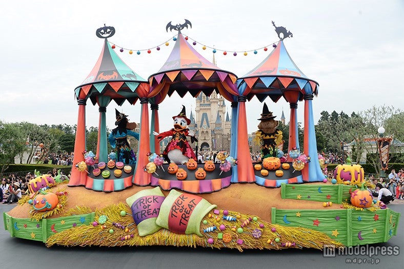 「ハッピーハロウィーンハーベスト」お菓子がたくさんのハロウィーンスウィーツショップのフロート