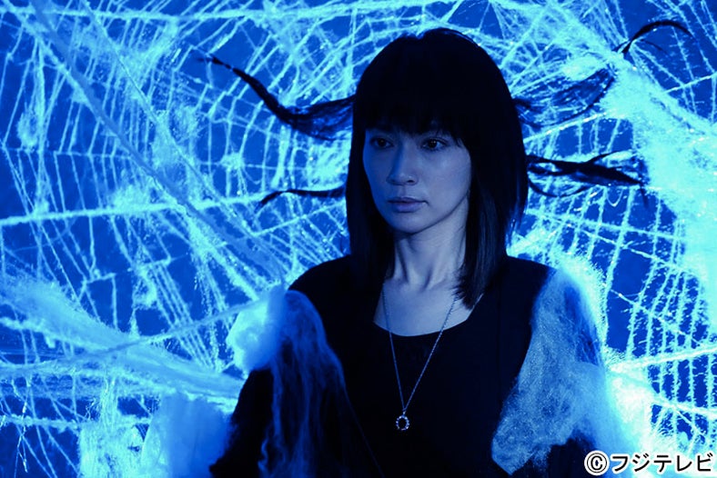 長谷川京子が“クモ”に？楳図かずおホラー作品を怪しく彩る