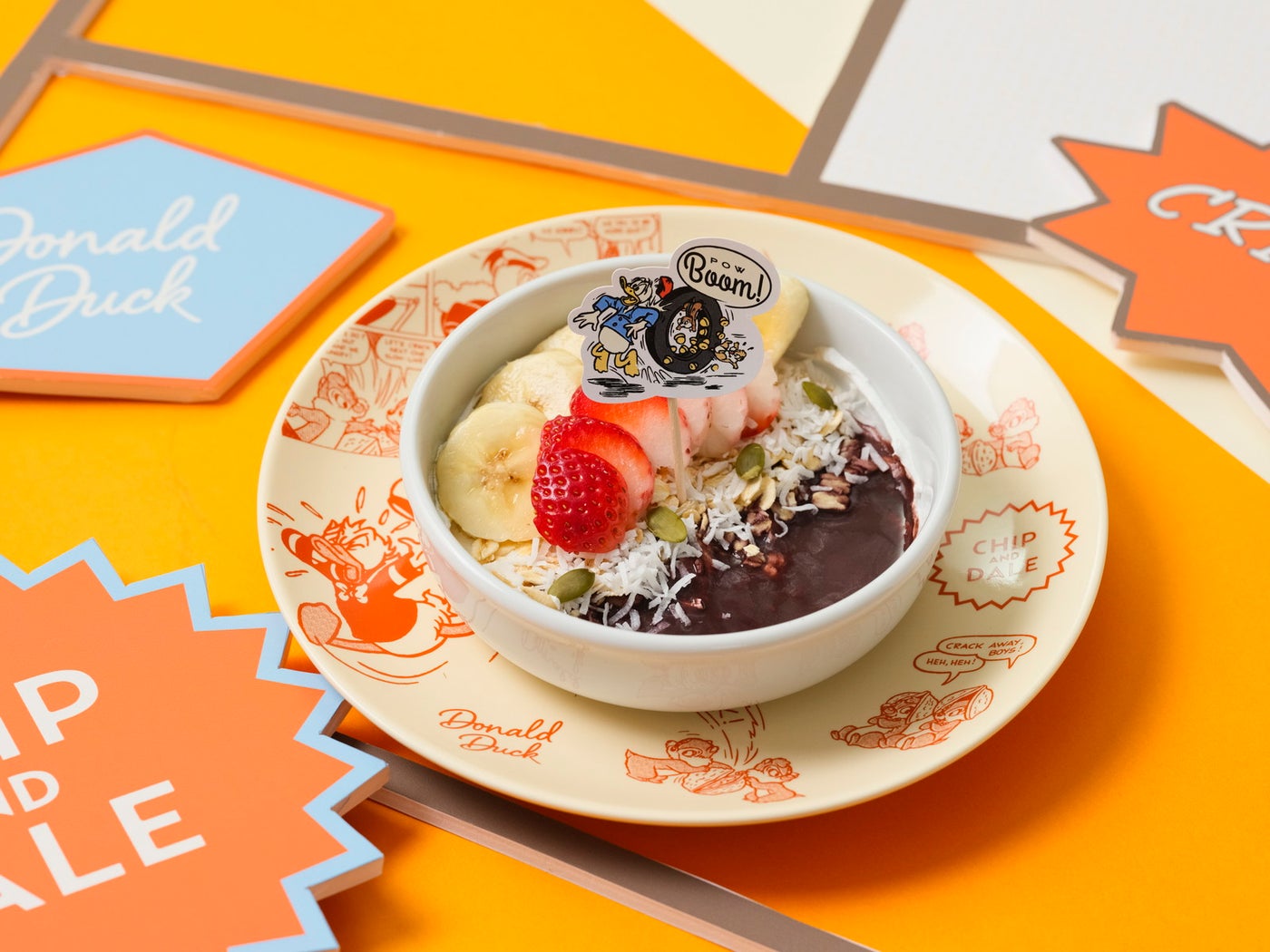 WAK!ジグザグ!フローズンヨーグルトのアサイーボウル 税込1,390円(C)Disney