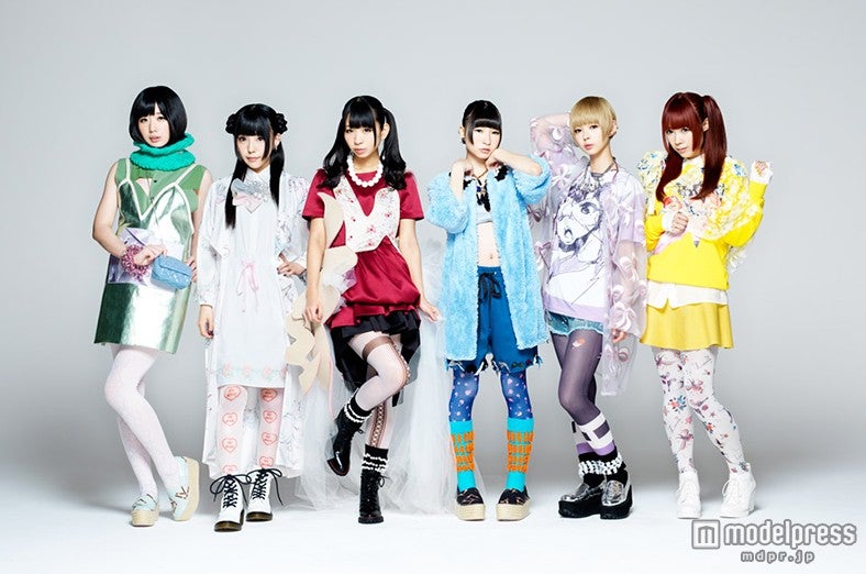 中川翔子と夢のコラボに歓喜する、でんぱ組.incのメンバー／（左から）夢眠ねむ、相沢梨紗、古川未鈴、藤咲彩音、最上もが、成瀬瑛美